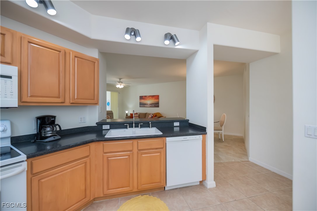 10109 Colonial Country Club Boulevard, Unit 2404 Fort Myers, FL 33913 - Photo 9 of 44