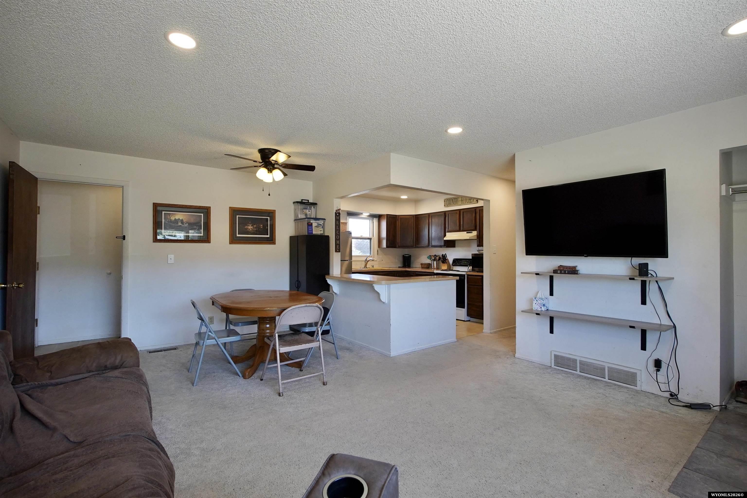 6674 Sharrock Road Casper, WY 82604 - Photo 10 of 39 Gallery Image 10