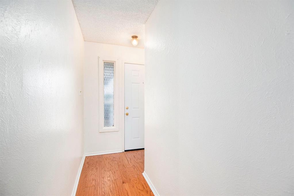 6817 West Cleburne Road Fort Worth, TX 76133 - Photo 4 of 24 a view of a room