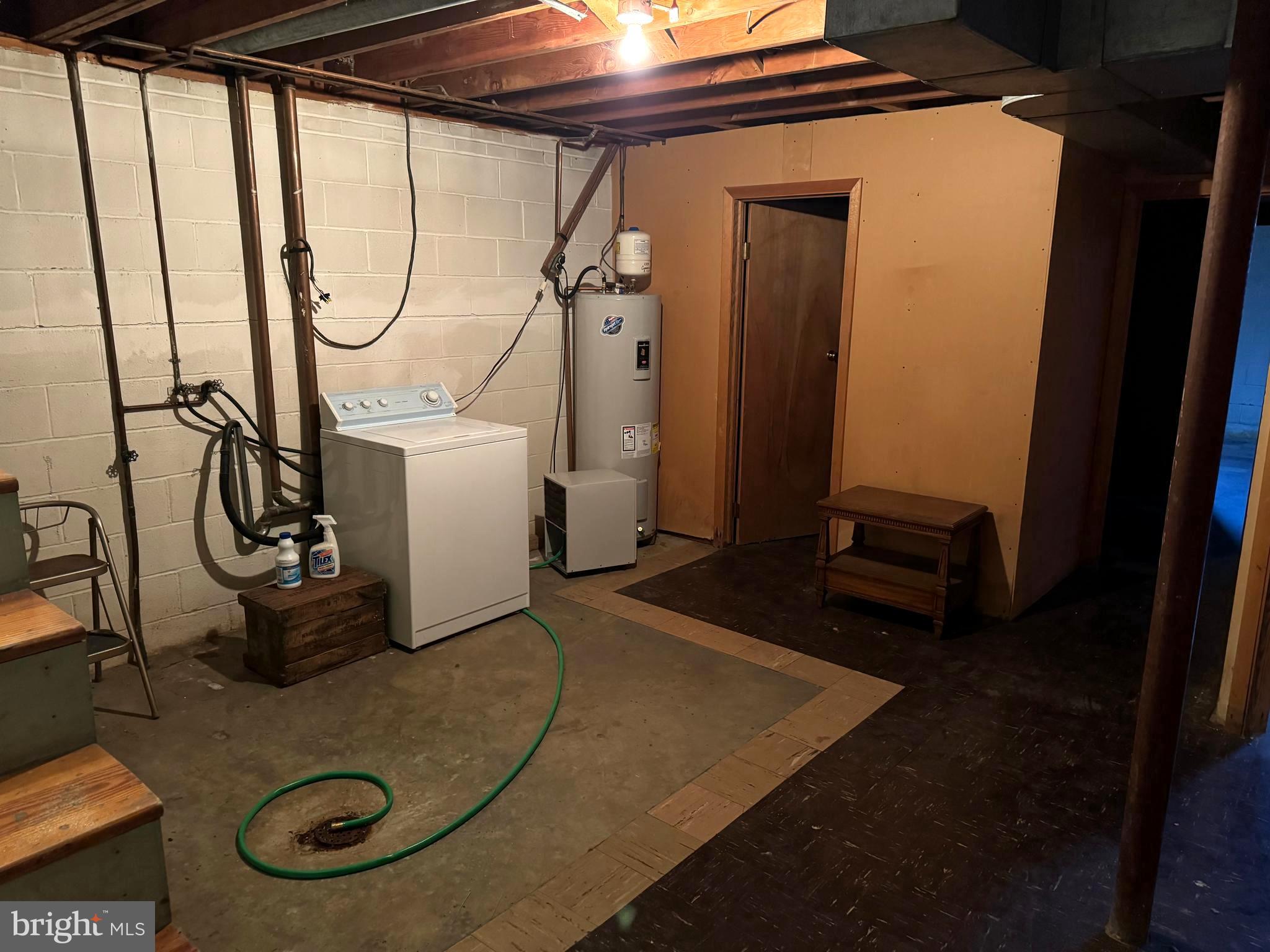 1309 Commerce Street Winchester, VA 22601 - Photo 18 of 27 a room with gym equipment and a mirror
