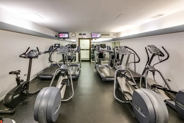 $2,250 | 2800 North Lake Shore Drive, Unit 3209, Chicago, IL 60657