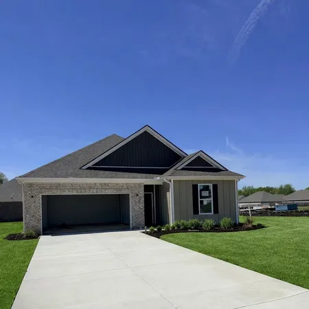 $299,990 | 10 Charter Cove, Oakland, TN 38060