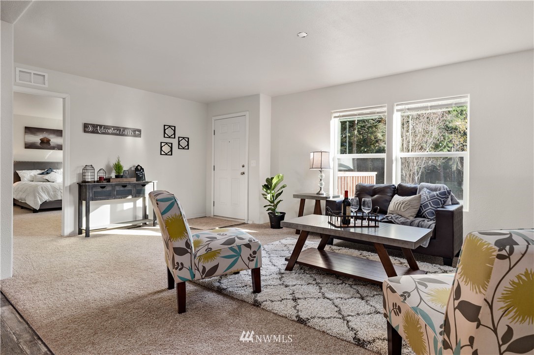 4063 Degraff Road Oak Harbor, WA 98277 - Photo 7 of 25 Gallery Image 7