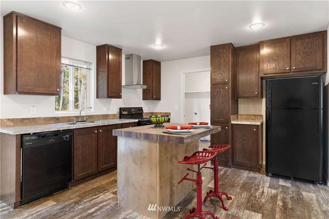 4063 Degraff Road Oak Harbor, WA 98277 - Photo 8 of 25 Gallery Image 8