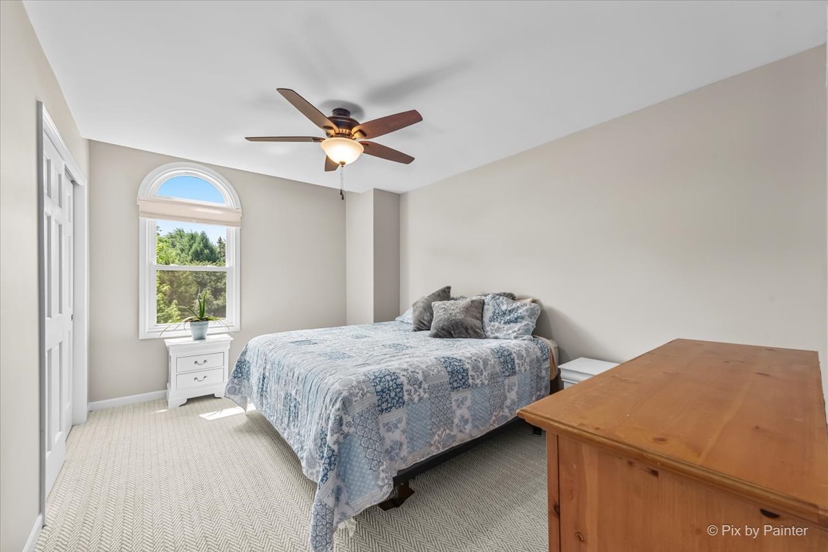 39W278 Baert Road St. Charles, IL 60175 - Photo 20 of 47 a bedroom with a bed and a window