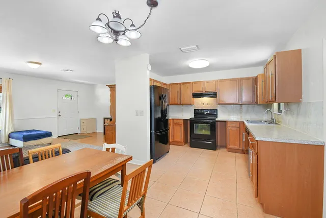 $299,000 | 536 Southwest Buswell Avenue, Port St. Lucie, FL 34983