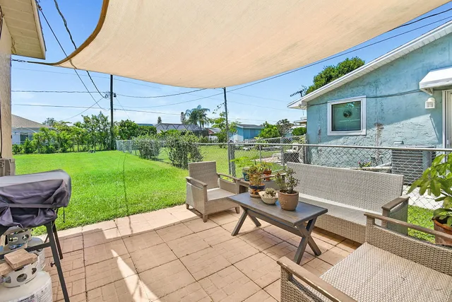 $299,000 | 536 Southwest Buswell Avenue, Port St. Lucie, FL 34983