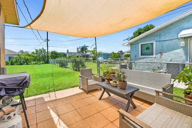 $299,000 | 536 Southwest Buswell Avenue, Port St. Lucie, FL 34983