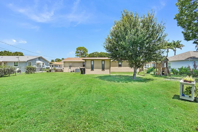 $299,000 | 536 Southwest Buswell Avenue, Port St. Lucie, FL 34983