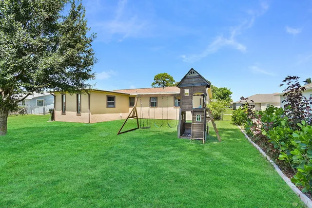 $299,000 | 536 Southwest Buswell Avenue, Port St. Lucie, FL 34983