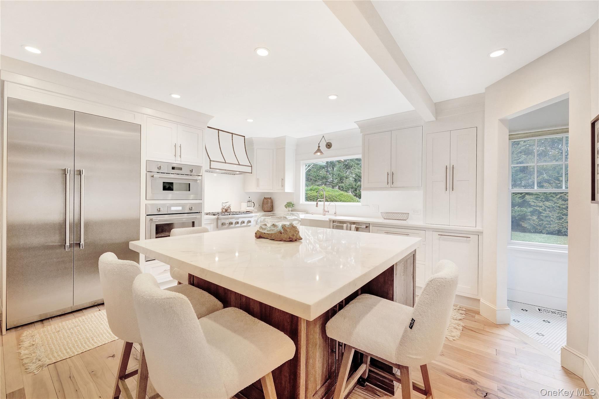 198 South Country Road Remsenburg, NY 11960 - Photo 14 of 46