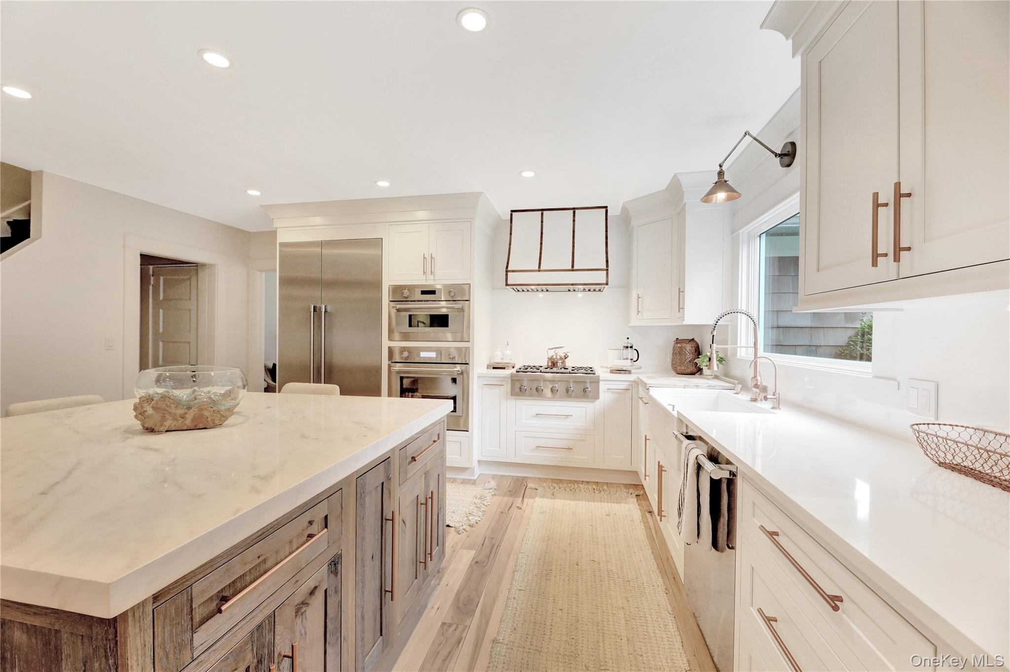 198 South Country Road Remsenburg, NY 11960 - Photo 15 of 46