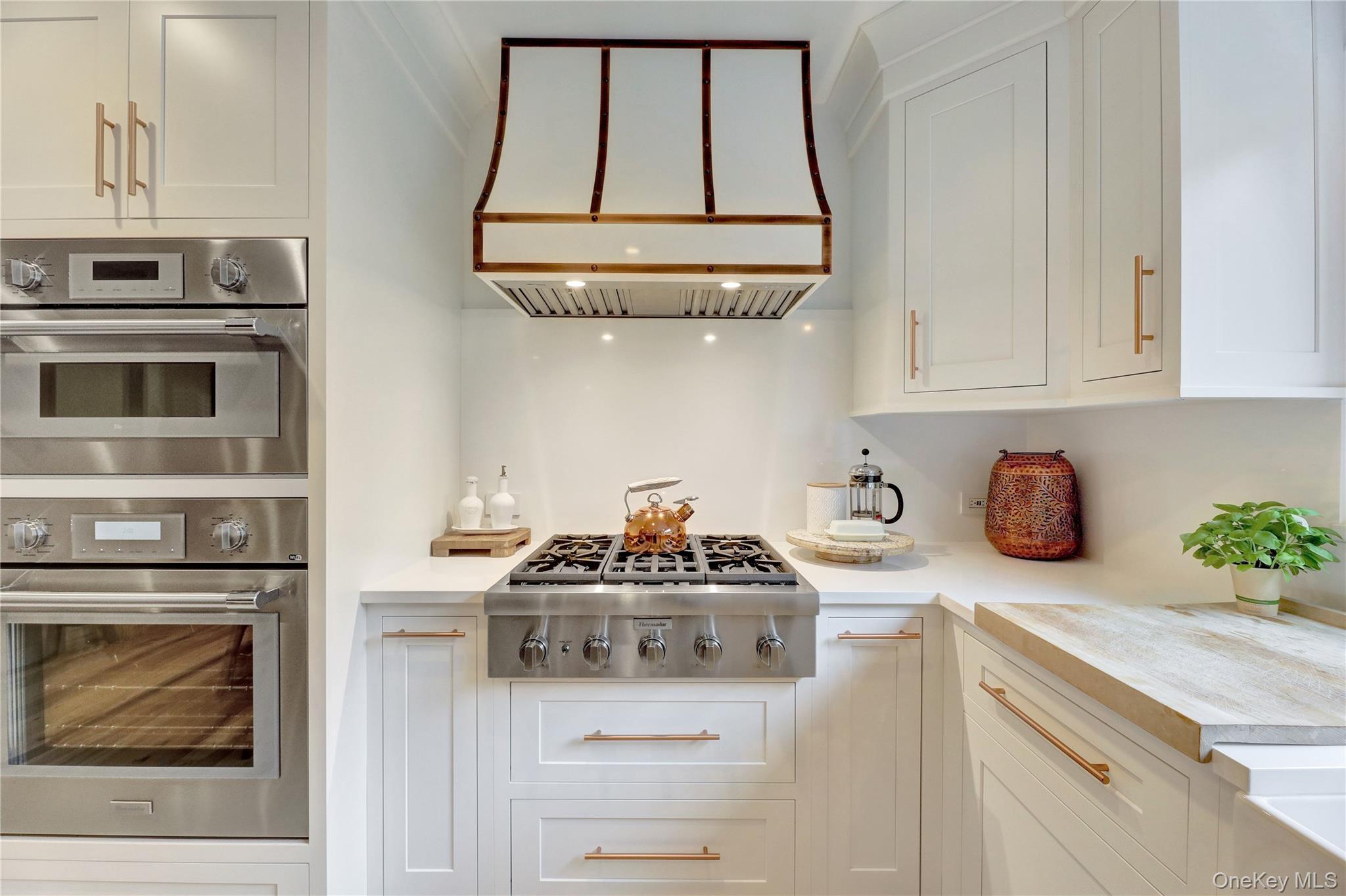 198 South Country Road Remsenburg, NY 11960 - Photo 16 of 46