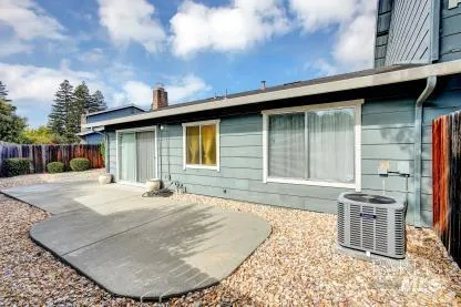 a view of a house with backyard