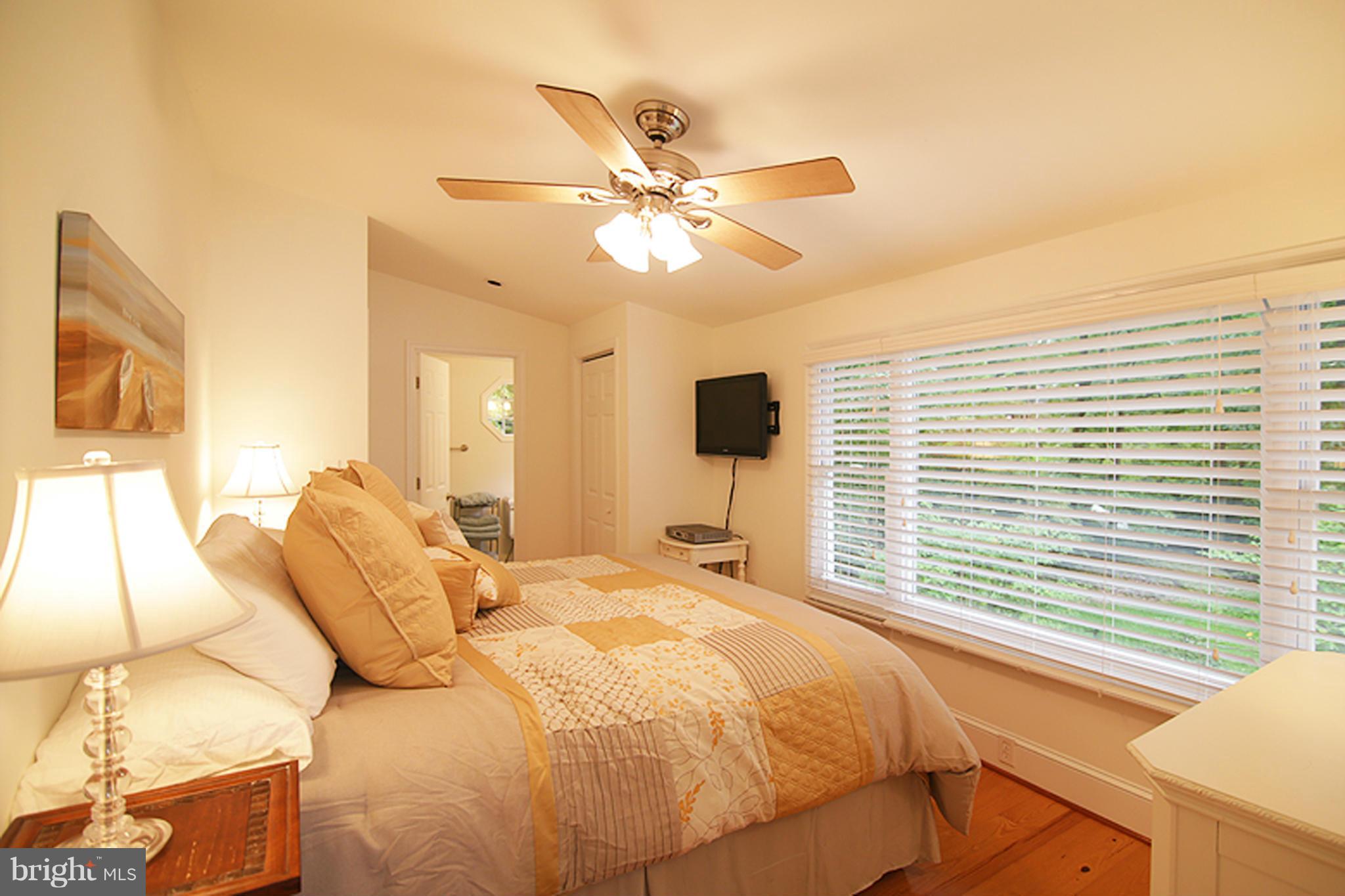 350 Riverside Road Edgewater, MD 21037 - Photo 13 of 22 Main level master bedroom suite