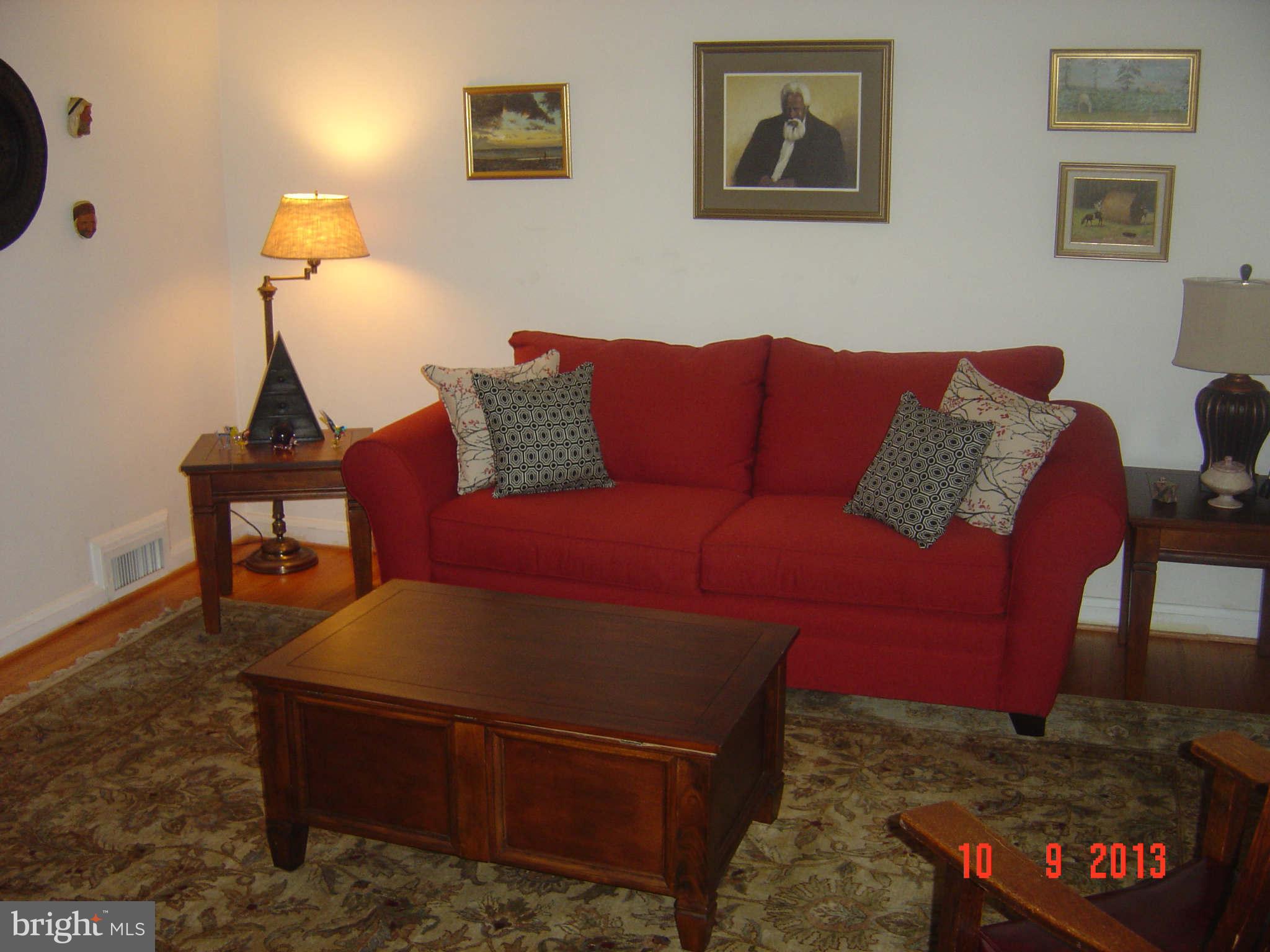 1355 Stonewood Road Baltimore, MD 21239 - Photo 2 of 20 Living Room