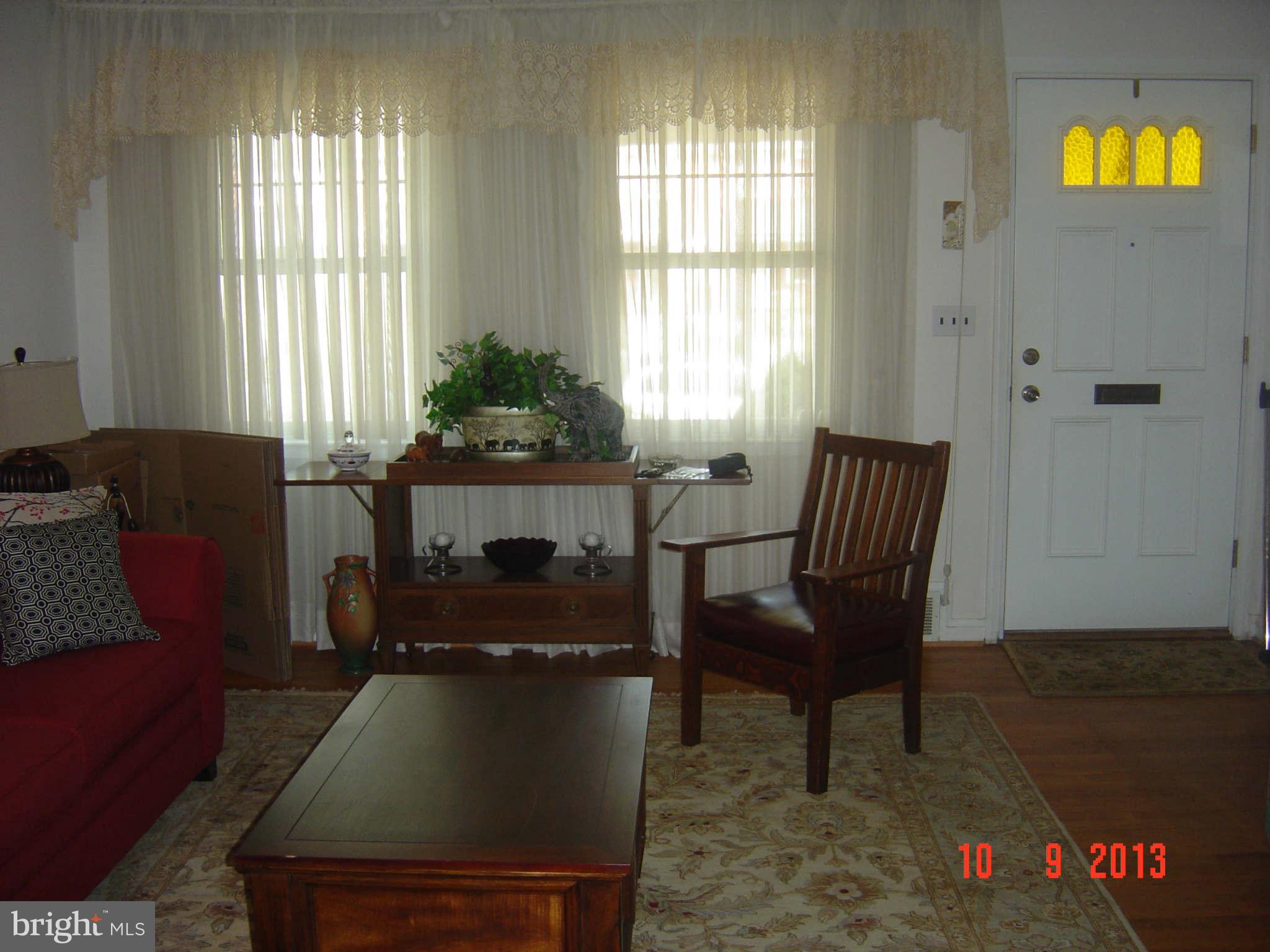 1355 Stonewood Road Baltimore, MD 21239 - Photo 3 of 20 Living Room