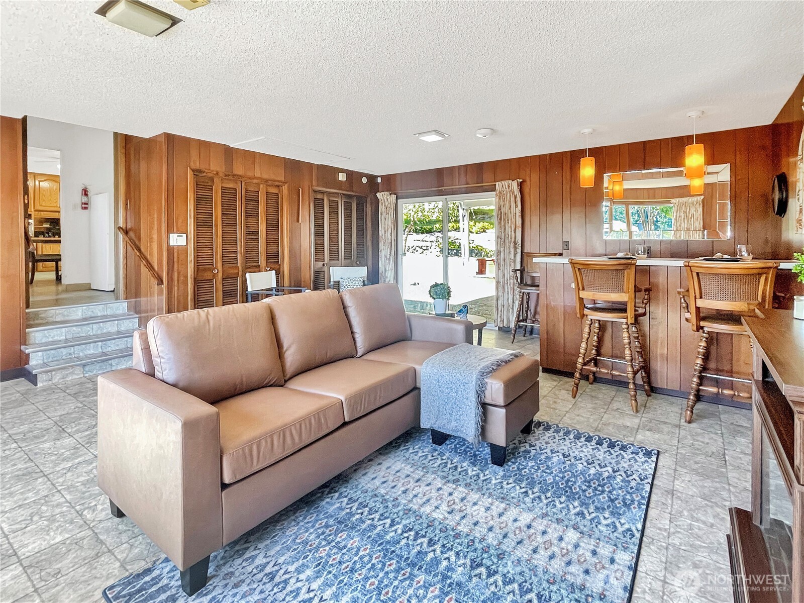2116 Cascade Way Longview, WA 98632 - Photo 16 of 23 a living room with furniture and a large window