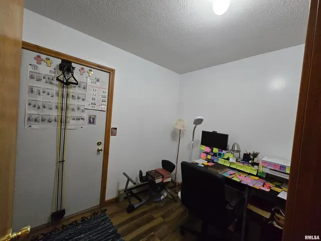 $950,000 | 1489 East 273rd Lane, Clayton, IL 62324