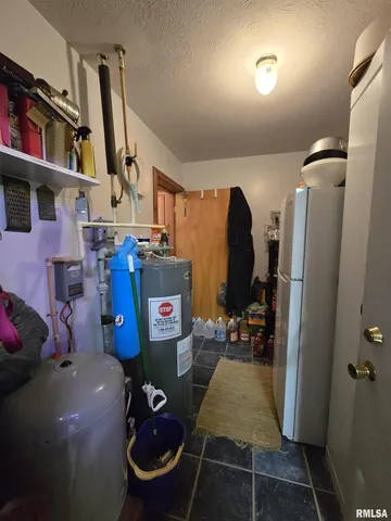 $950,000 | 1489 East 273rd Lane, Clayton, IL 62324