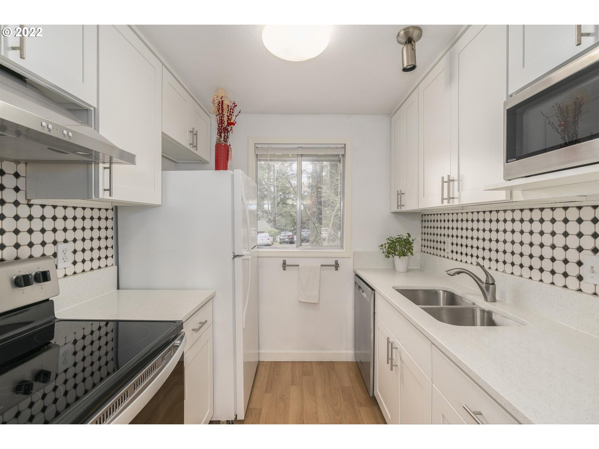 12618 Northwest Barnes Road, Unit 5 Portland, OR 97229 - Photo 12 of 28 Gallery Image 12