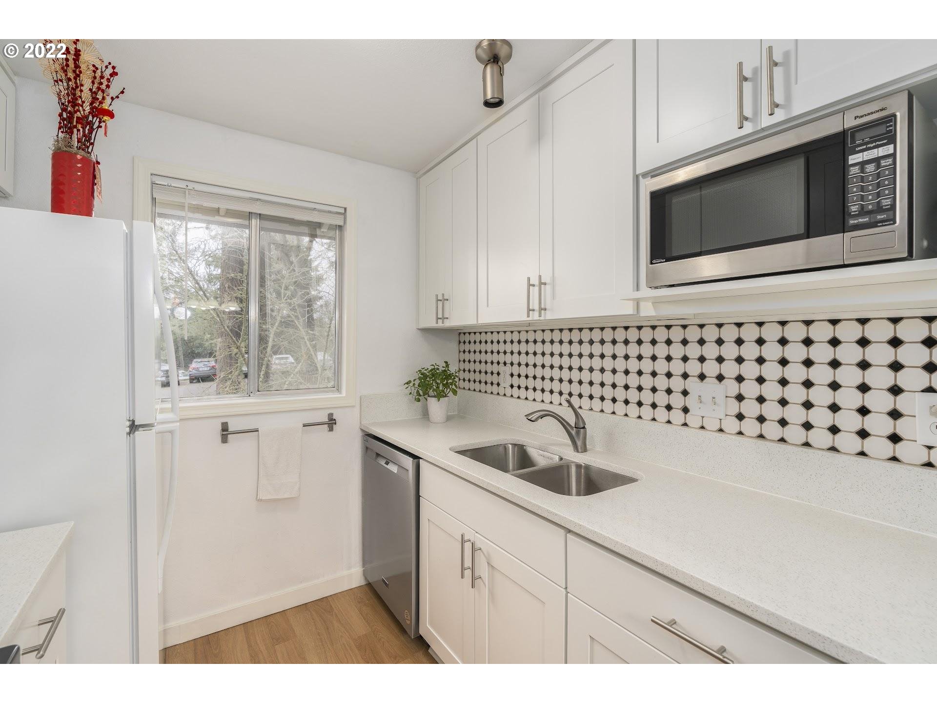12618 Northwest Barnes Road, Unit 5 Portland, OR 97229 - Photo 13 of 28 Gallery Image 13