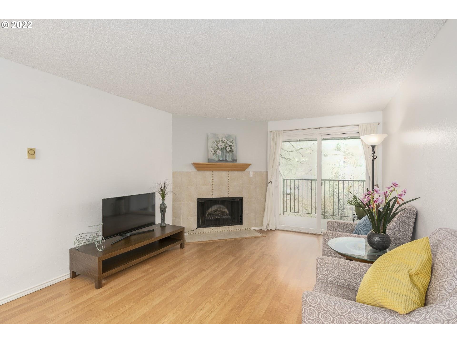 12618 Northwest Barnes Road, Unit 5 Portland, OR 97229 - Photo 4 of 28 Gallery Image 4