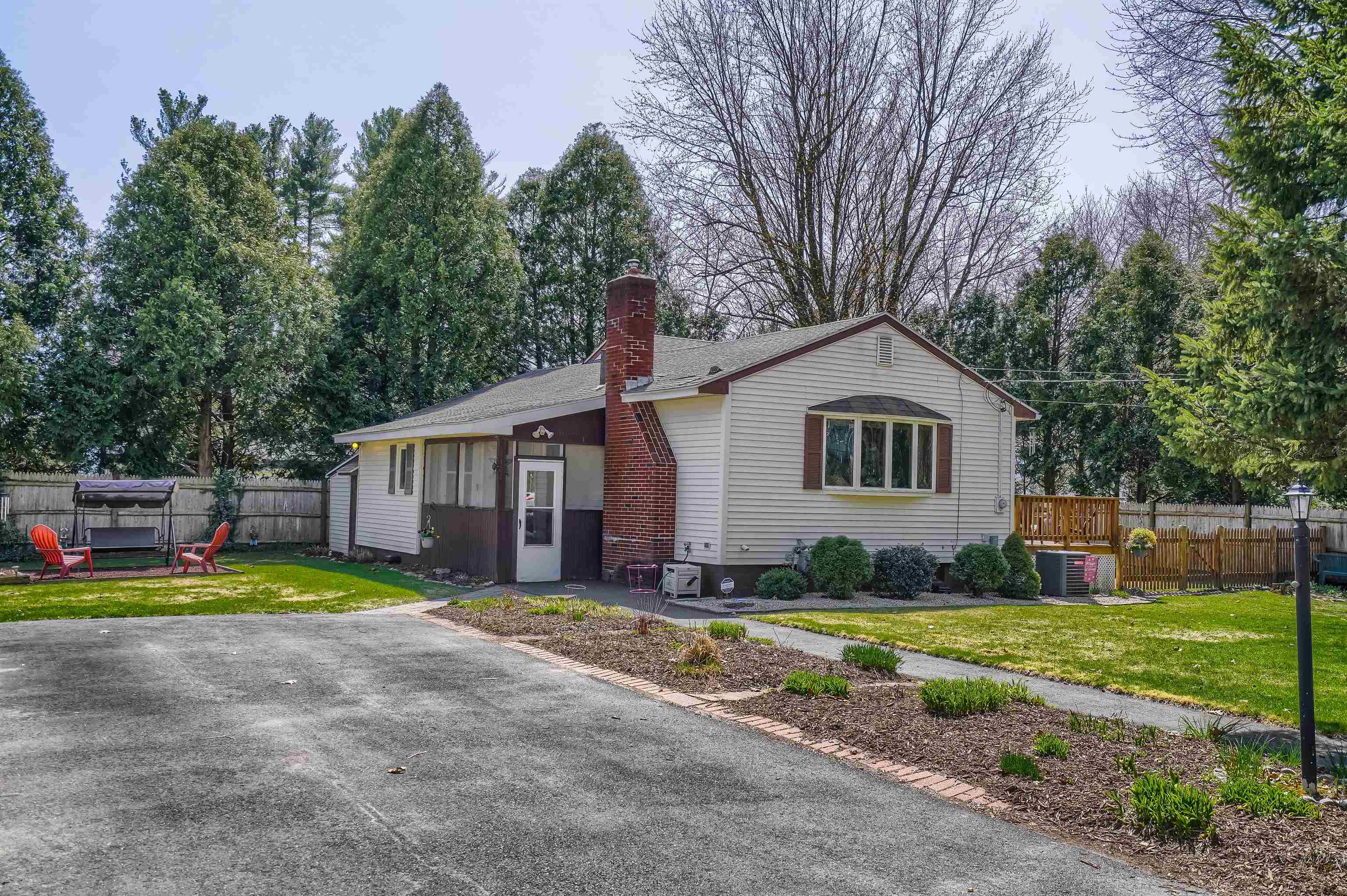 101 Dodge Street Nashua, NH 03064 - Photo 3 of 40