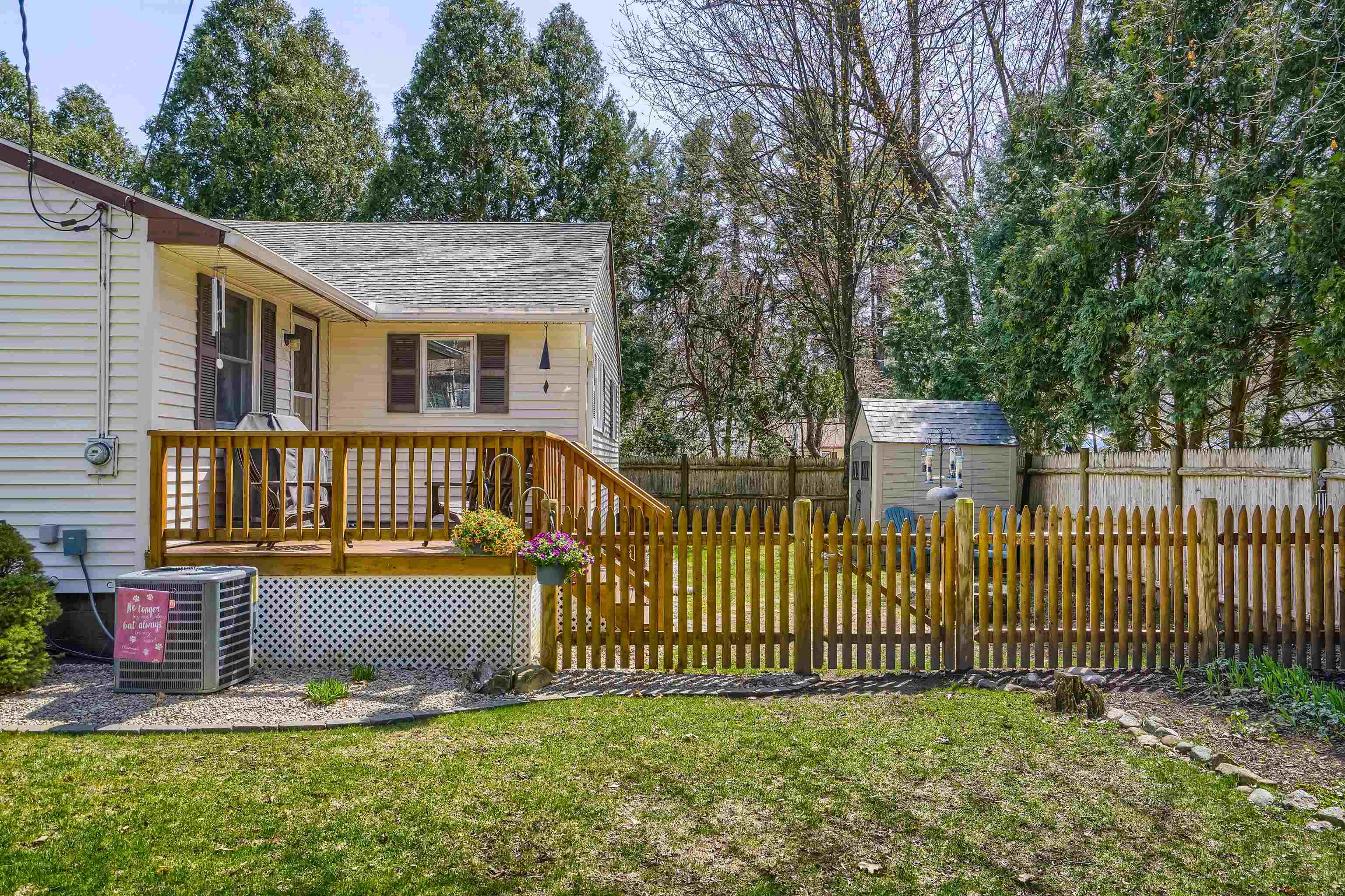 101 Dodge Street Nashua, NH 03064 - Photo 4 of 40
