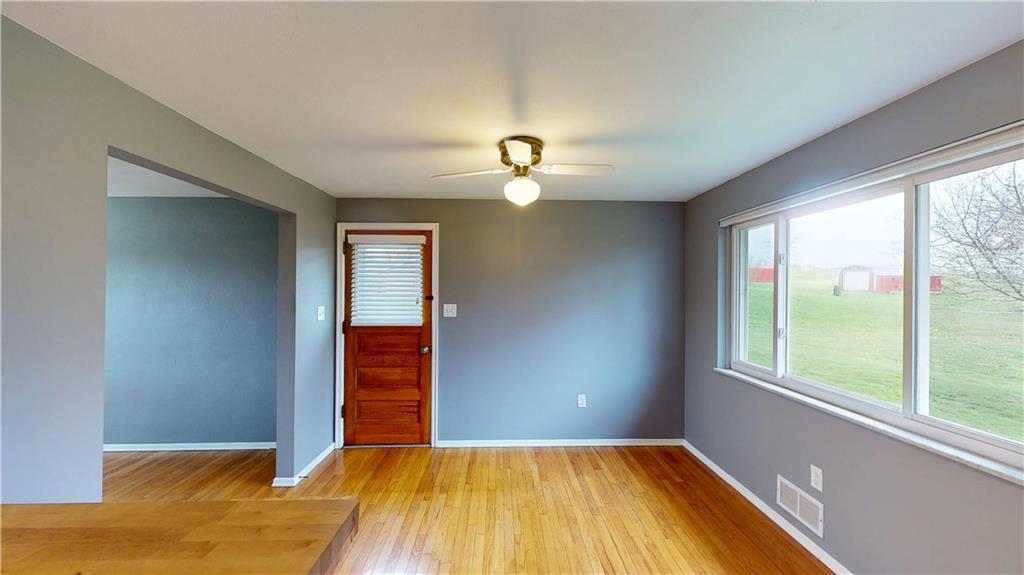 393 Eagle Mill Road Butler, PA 16001 - Photo 4 of 33 Dining Room