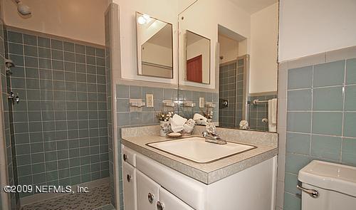 6804 Altama Road Jacksonville, FL 32216 - Photo 7 of 12 Master Bath