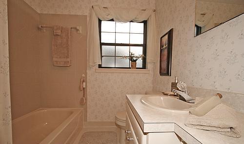 6804 Altama Road Jacksonville, FL 32216 - Photo 10 of 12 Full Hall Bath