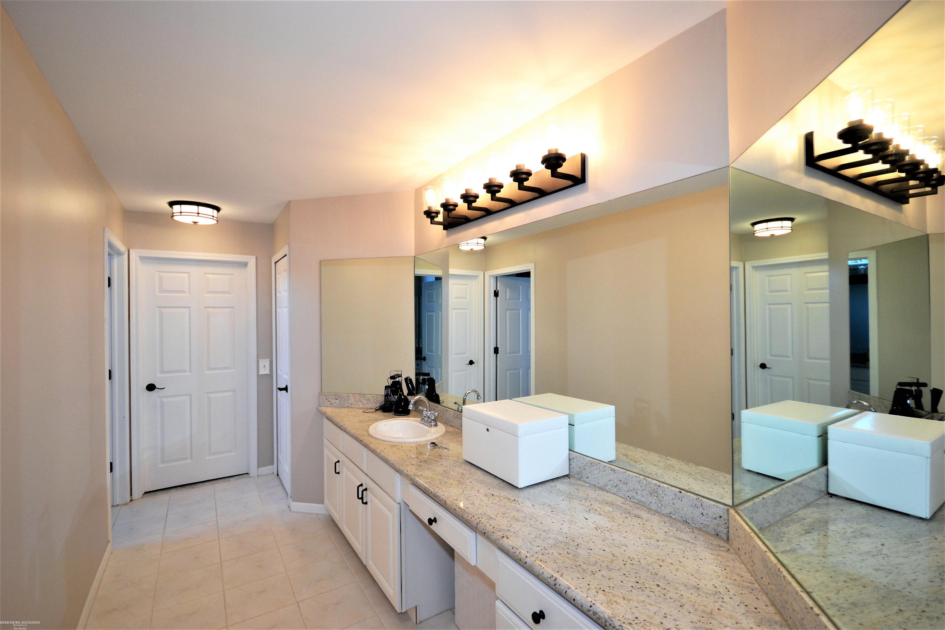 1813 Fox Run Rochester Hills, MI 48306 - Photo 56 of 68
