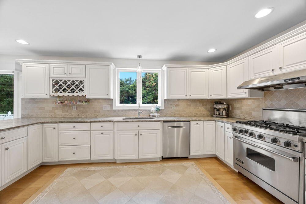 29 Weather Deck Road Bourne, MA 02532 - Photo 9 of 65 Stylish Kitchen with Gas Cooking