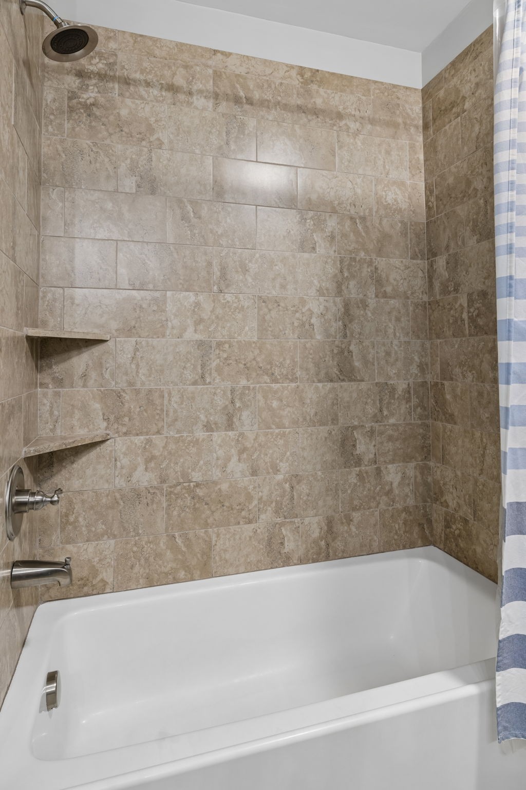 7005 Salmon Run Spring Hill, TN 37174 - Photo 68 of 85 a bathroom with a bathtub