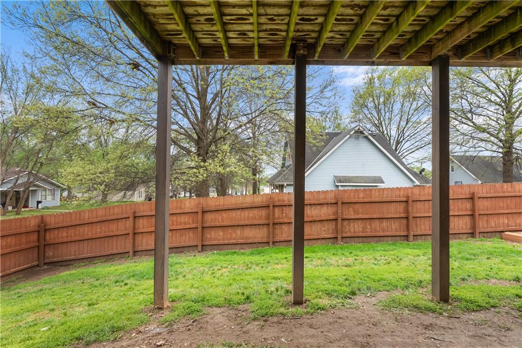 712 Locust Street Pleasant Hill, MO 64080 - Photo 17 of 19