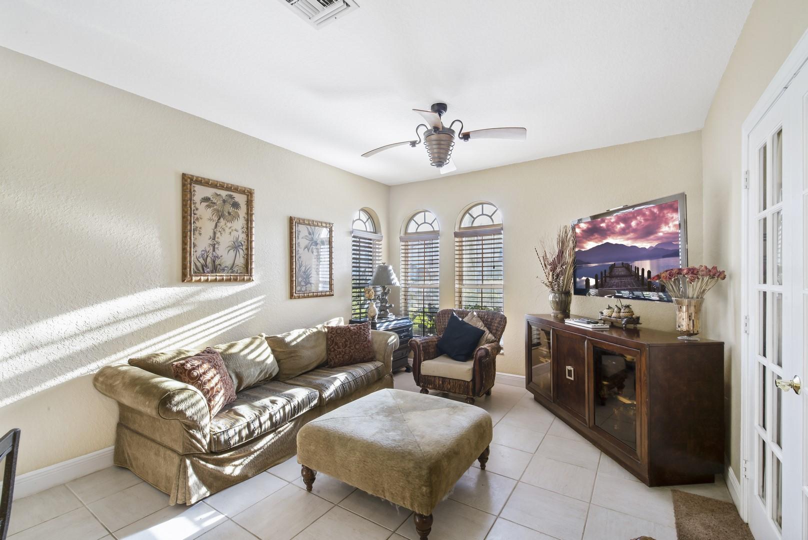 21186 Vía Eden Boca Raton, FL 33433 - Photo 14 of 34 Family Room