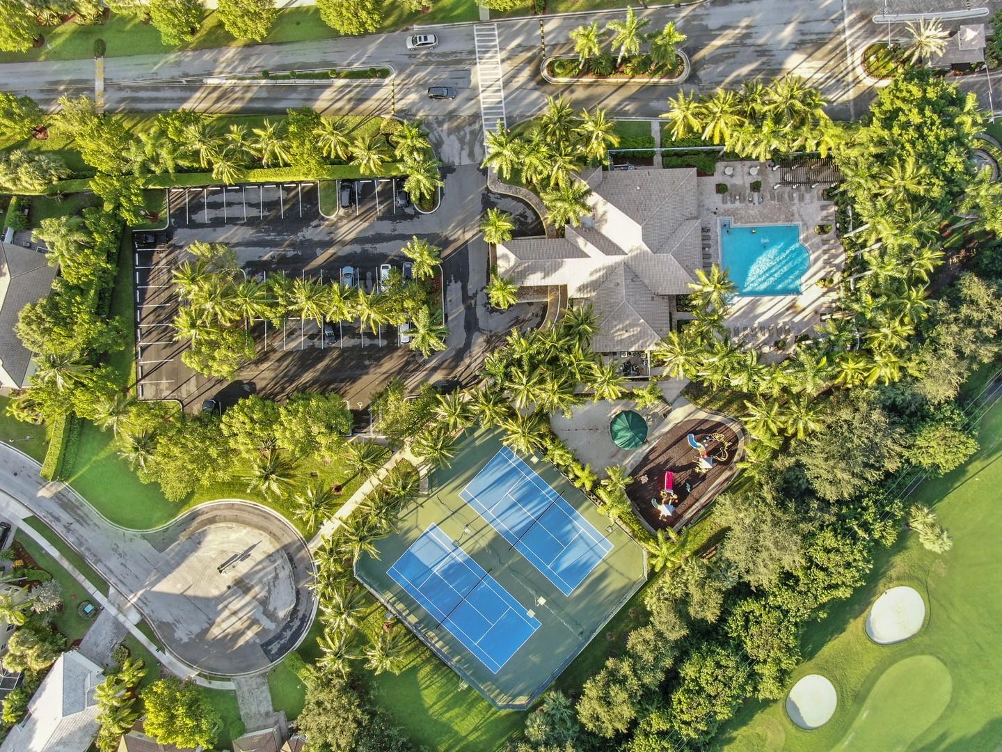21186 Vía Eden Boca Raton, FL 33433 - Photo 26 of 34 Amenities