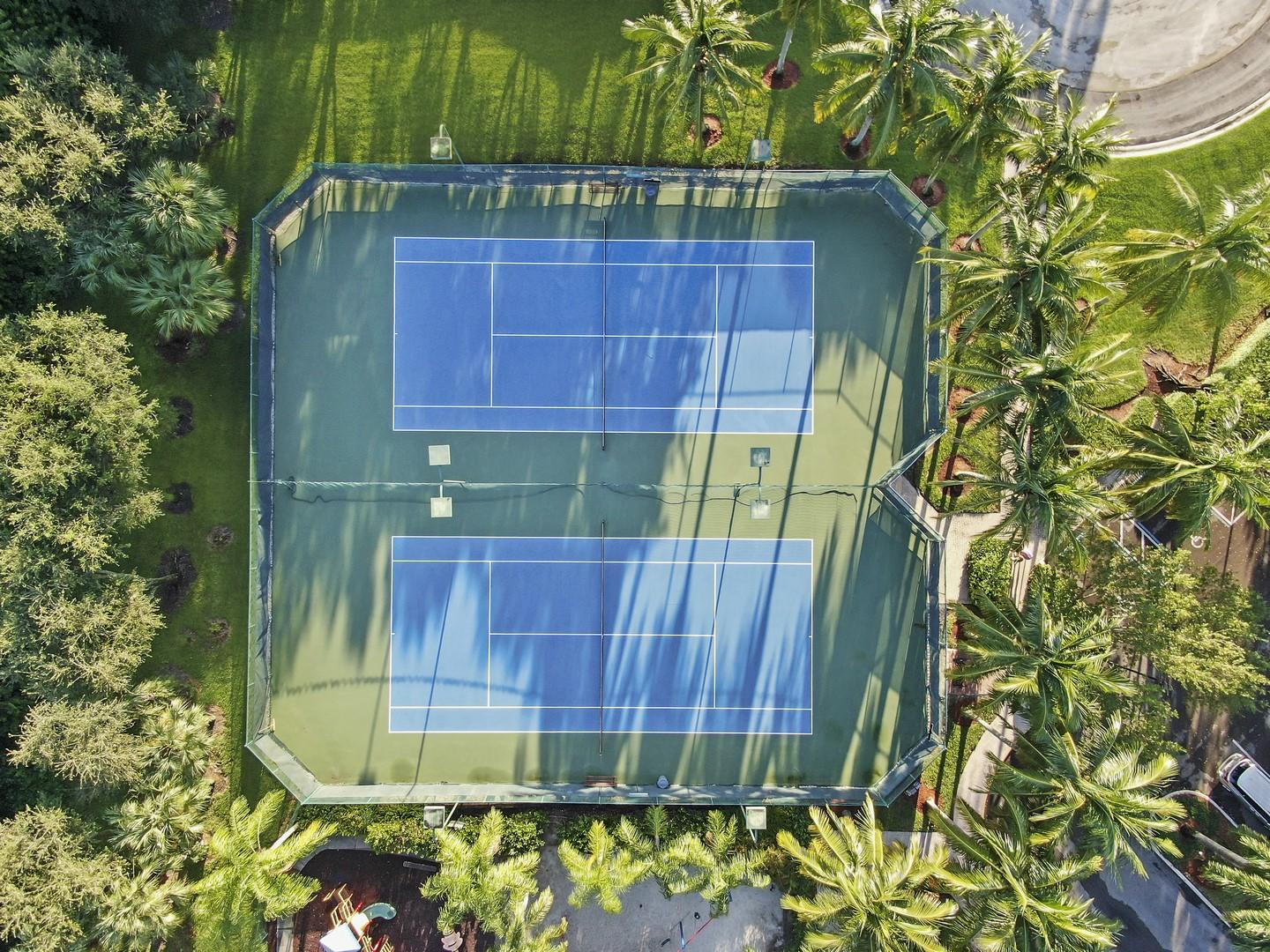 21186 Vía Eden Boca Raton, FL 33433 - Photo 31 of 34 Tennis