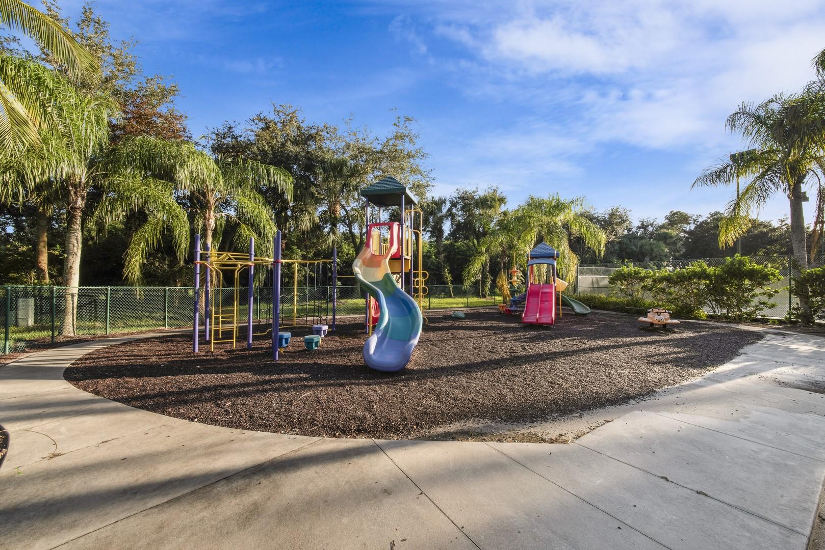 21186 Vía Eden Boca Raton, FL 33433 - Photo 32 of 34 Playground