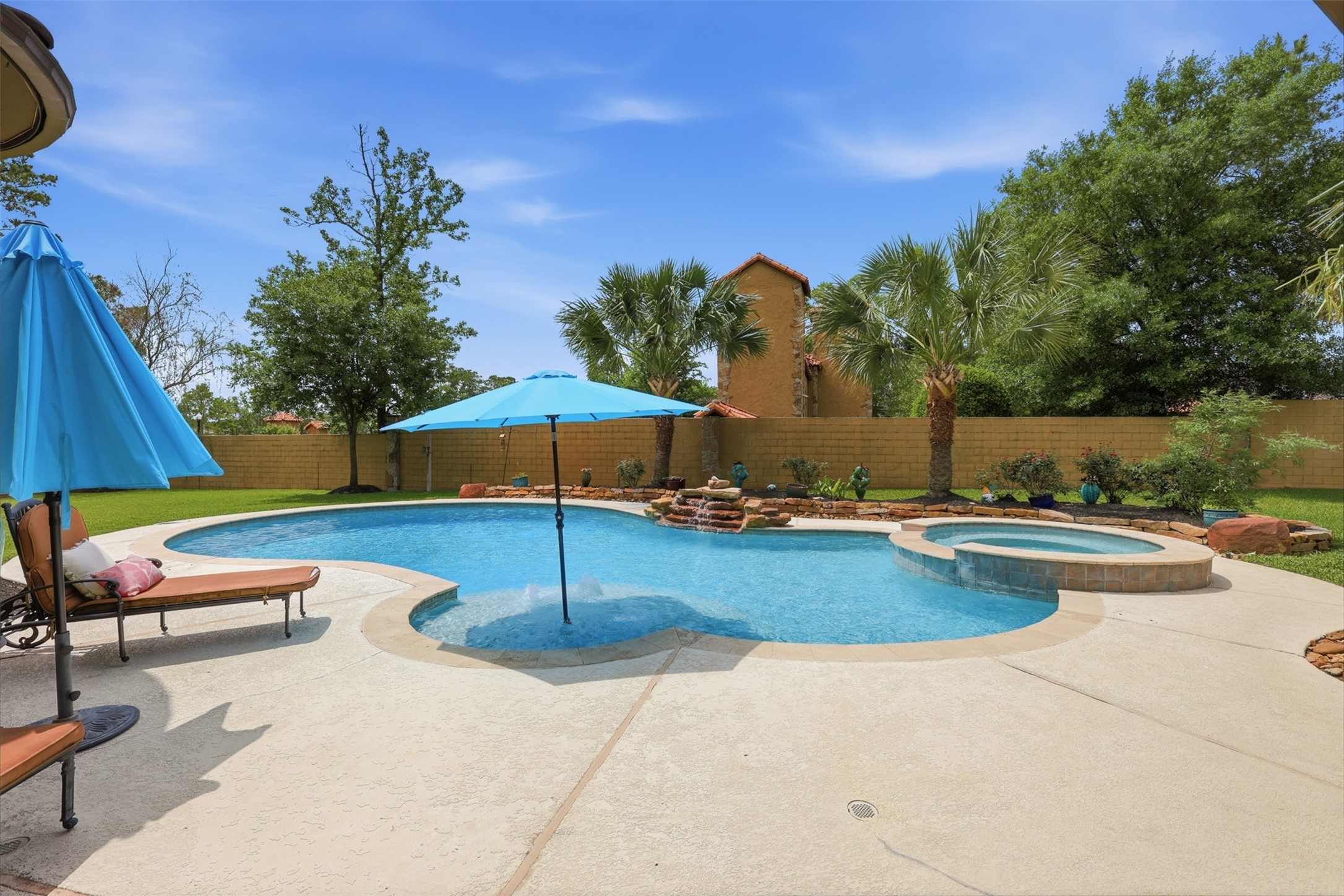 14 Post Shadow Estate Drive Spring, TX 77389 - Photo 46 of 49 a view of swimming pool with outdoor seating and yard in back