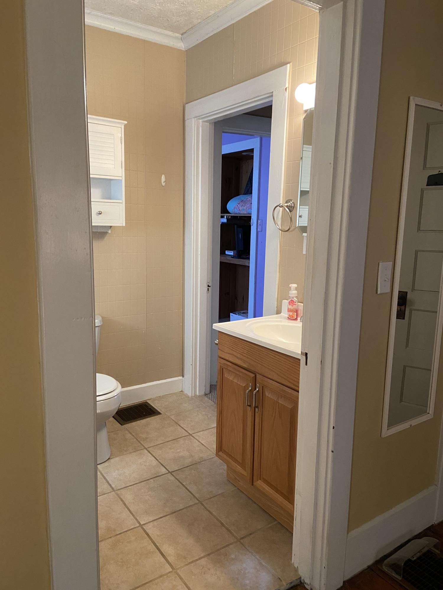 282 West Lincoln Road Alcoa, TN 37701 - Photo 29 of 34 282 W Lincoln Rd4