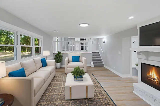 $644,700 | 28W555 Leverenz Road, Naperville, IL 60564