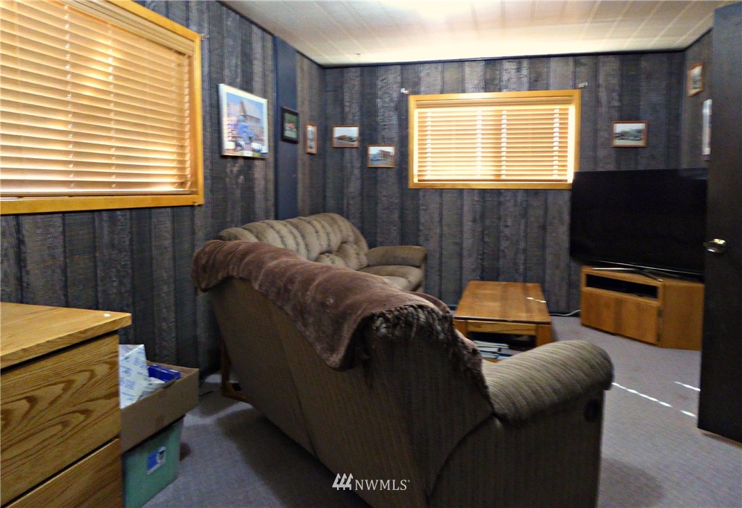 832 Van Dyk Road Lynden, WA 98264 - Photo 13 of 25 Gallery Image 13