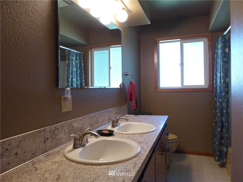 832 Van Dyk Road Lynden, WA 98264 - Photo 15 of 25 Gallery Image 15