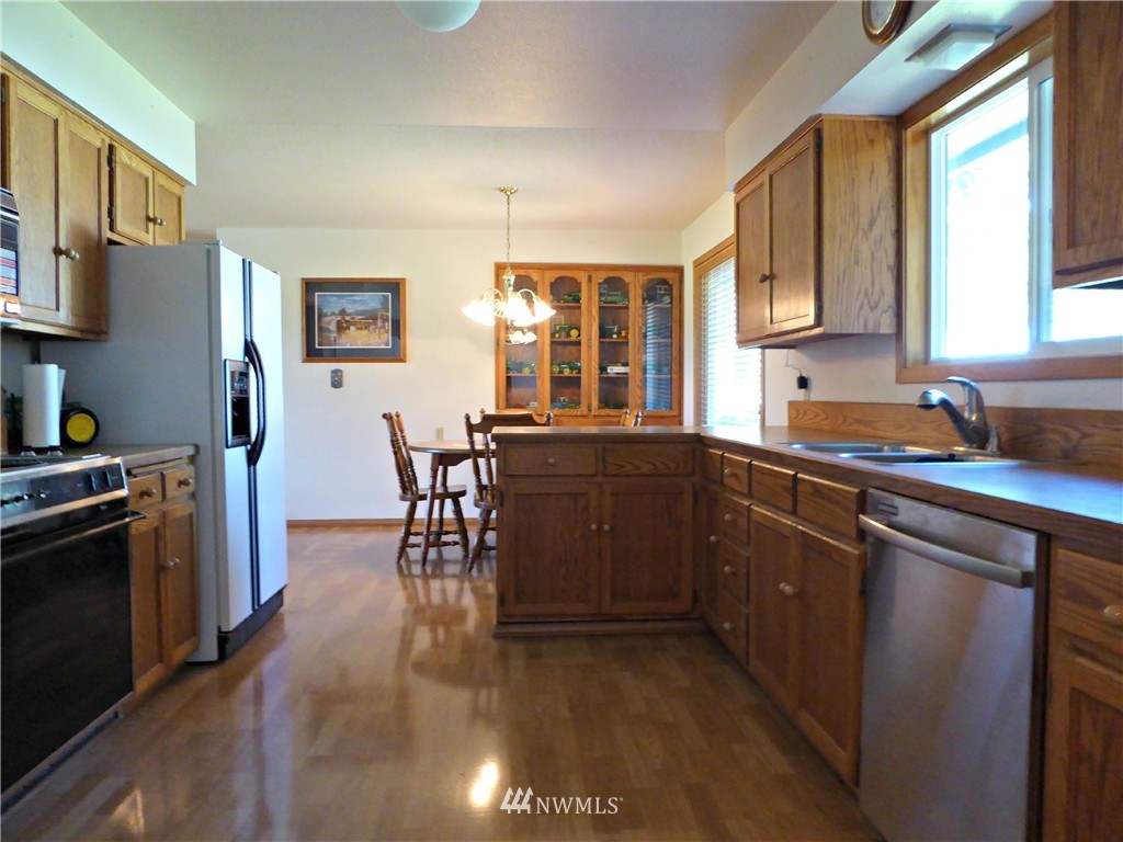 832 Van Dyk Road Lynden, WA 98264 - Photo 6 of 25 Gallery Image 6
