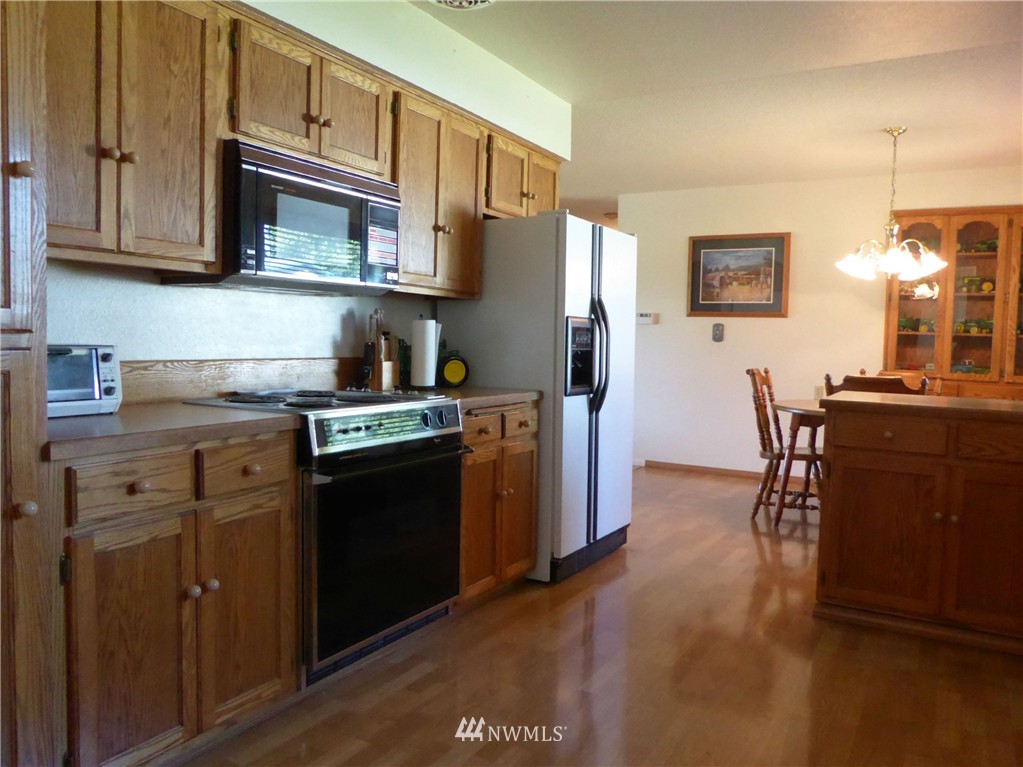 832 Van Dyk Road Lynden, WA 98264 - Photo 7 of 25 Gallery Image 7