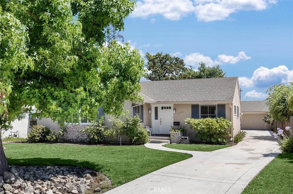 3280 Orlando Road Pasadena, CA 91107 - Photo 2 of 26 a house view with a garden space