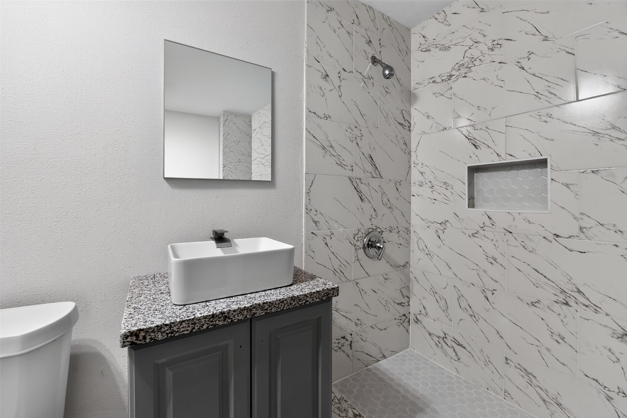 3318 Ripplebrook Drive Houston, TX 77045 - Photo 28 of 38 Gallery Image 28
