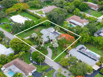 $1,750,000 | 7350 Southwest 129th Street, Pinecrest, FL 33156